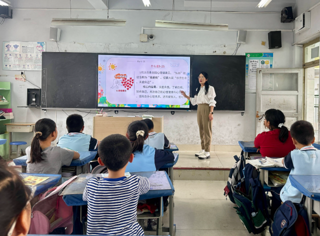 心境稳定的家长多倾听和接收孩子的感受和主意无论是消极仍是活跃 心境稳定的家长多倾听和接收孩子的感受和主意无论是消极仍是活跃