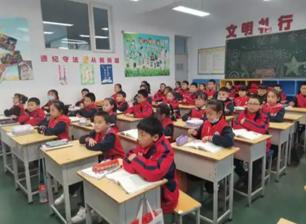 教育联合体文来杯编程赛轮流让每个孩子都能站上归于自己的舞台中心 教育联合体文来杯编程赛轮流让每个孩子都能站上归于自己的舞台中心